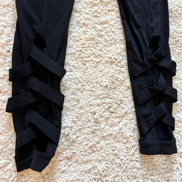 Athleta Black Leggings with Lace back Size Medium - Picture 7 of 9